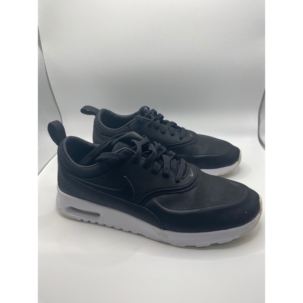 Nike Black and White Women's Sneakers